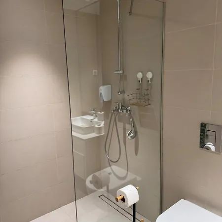 Apartment Bw Elegant Riverview! 1br, Garage&terrace!